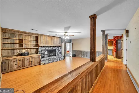 Living - 2311 Scott Dr, Dublin, GA 31021 photo 6 of 6