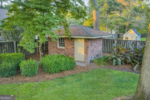 Exterior - 2311 Scott Dr, Dublin, GA 31021 photo 7 of 11