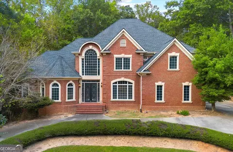 1670 Riverside Rd, Roswell, GA 30076