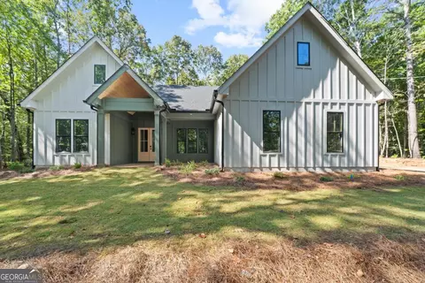 210 Lakeshore Dr, Eatonton, GA 31024