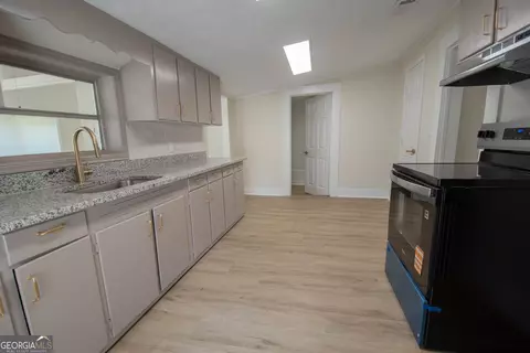 Entry Way - 102 Ewing St, Lagrange, GA 30240 photo 2 of 2