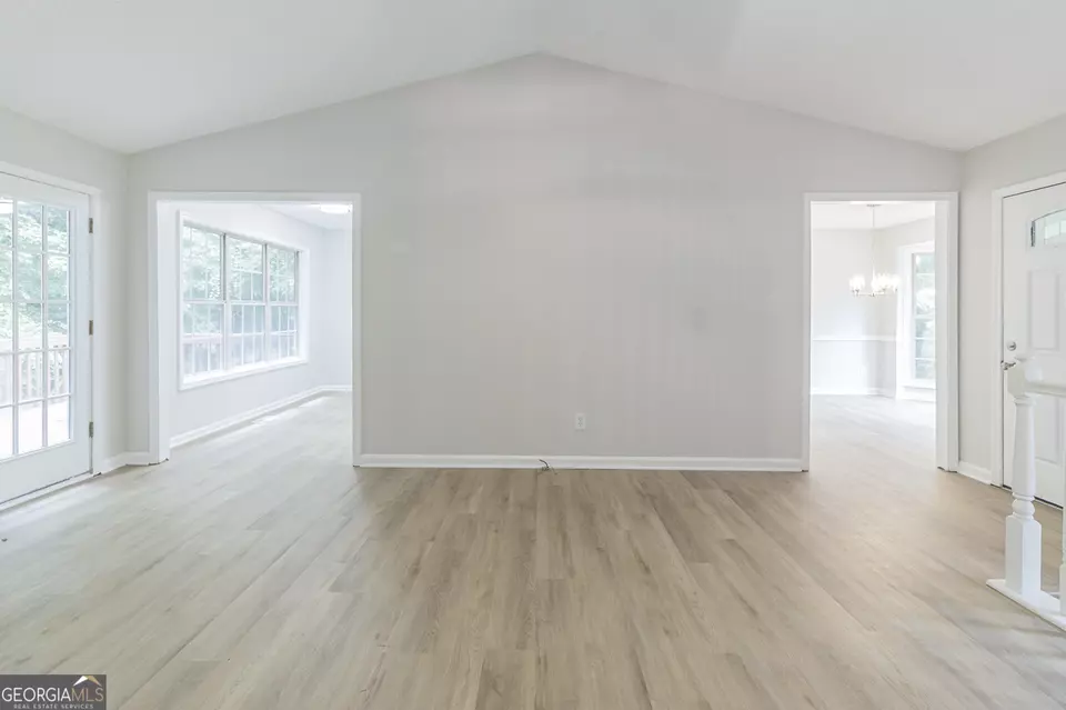 Living - 10 Mariner Way SE, Acworth, GA 30102 photo 2 of 3