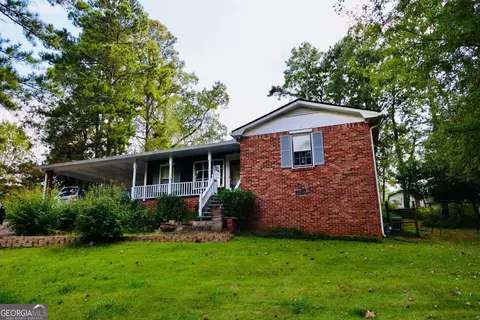 5578 Four Winds Dr SW, Lilburn, GA 30047