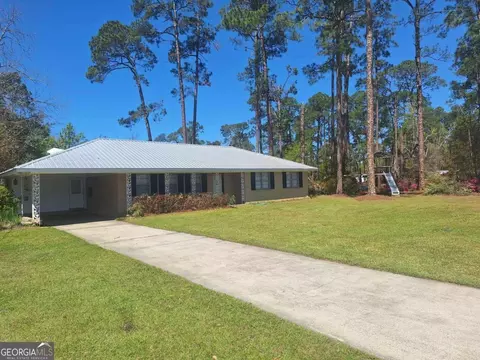 119 N Beach St, Baxley, GA 31513