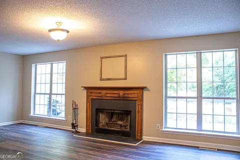 Living - 240 Harkness Rd, Jackson, GA 30233 photo 2 of 6