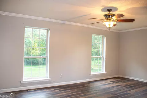 Living - 240 Harkness Rd, Jackson, GA 30233 photo 6 of 6