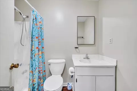 Bath - 403 Irvindale Dr, Dublin, GA 31021 photo 1 of 2