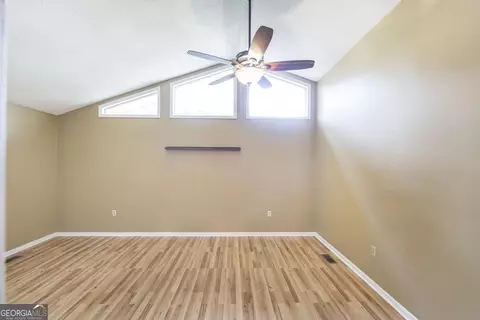 Living - 124 Echo Ln, Warner Robins, GA 31088 photo 7 of 8