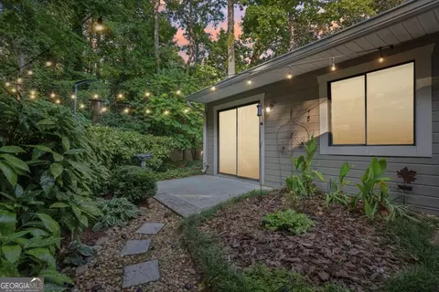 2955 SE Torreya Way SE, Marietta, GA 30067