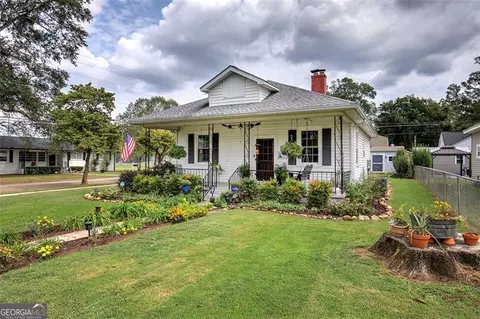 54 Akron St, Cartersville, GA 30120