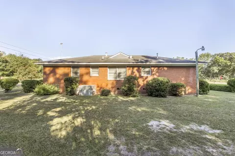 Exterior - 103 Thomas St, Dublin, GA 31021 photo 6 of 9