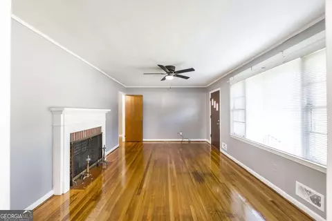 Living - 103 Thomas St, Dublin, GA 31021 photo 1 of 2