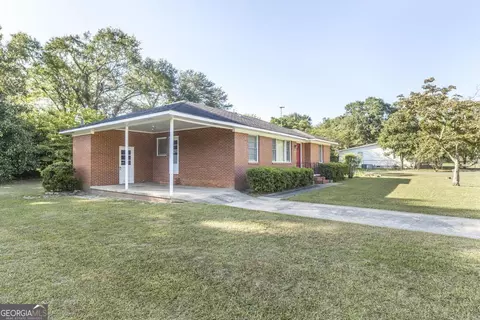 Exterior - 103 Thomas St, Dublin, GA 31021 photo 3 of 9