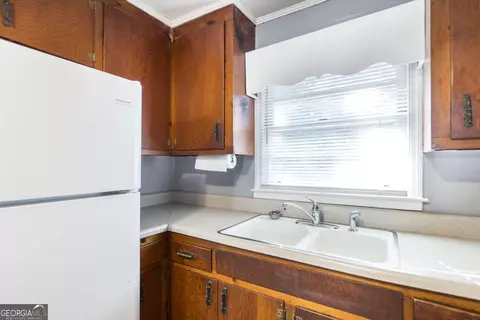 Kitchen - 103 Thomas St, Dublin, GA 31021 photo 4 of 4