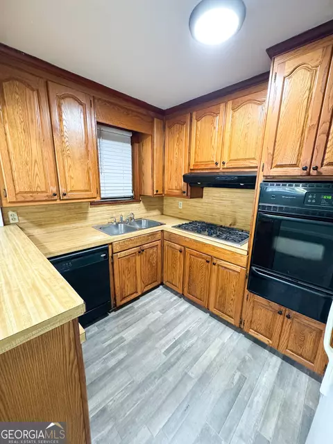 Kitchen - 201 S Chilton Cres, Lagrange, GA 30240 photo 1 of 3
