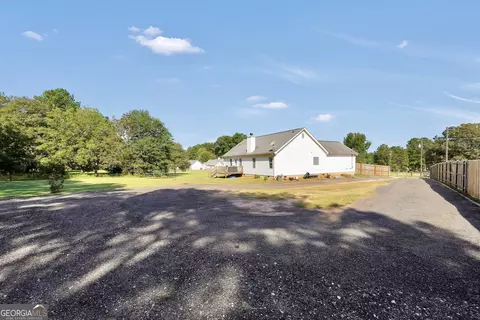 Exterior - 106 Dawn Ct, Jackson, GA 30233 photo 3 of 7