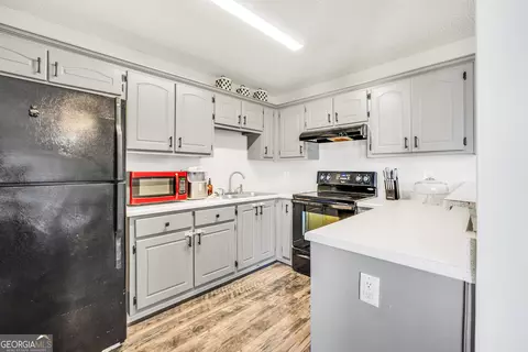 Kitchen - 106 Dawn Ct, Jackson, GA 30233 photo 1 of 3
