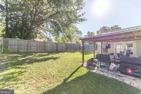 Exterior - 307 Lancelot Ln, Dublin, GA 31021 photo 4 of 5