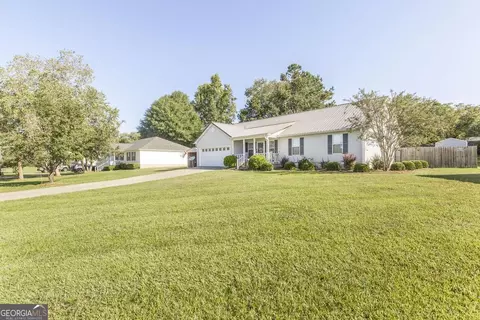 Exterior - 307 Lancelot Ln, Dublin, GA 31021 photo 3 of 5