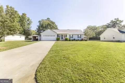 Exterior - 307 Lancelot Ln, Dublin, GA 31021 photo 2 of 5