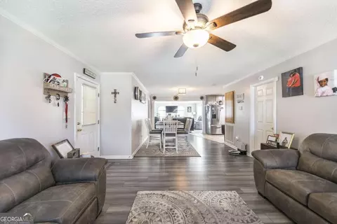 Entry Way - 307 Lancelot Ln, Dublin, GA 31021 photo 1 of 2