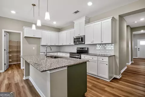 Kitchen - 103 Gnome Ct, Perry, GA 31069 photo 2 of 3