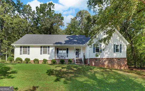 672 Crawford Cir, Toccoa, GA 30577