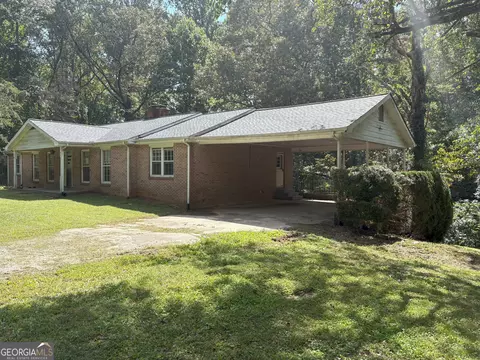 42 Vickie Dr E, Dawsonville, GA 30534