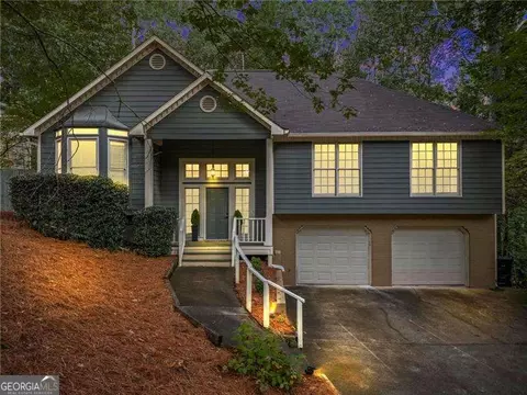 2764 Still Lake Dr, Acworth, GA 30102