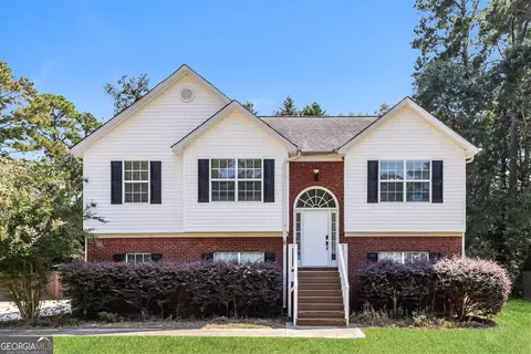 830 Lincoln Sq, Locust Grove, GA 30248
