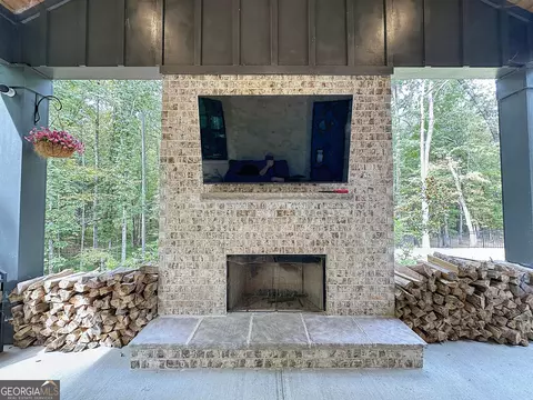 Exterior - 354 Willow Pointe Dr, Lagrange, GA 30240 photo 9 of 17
