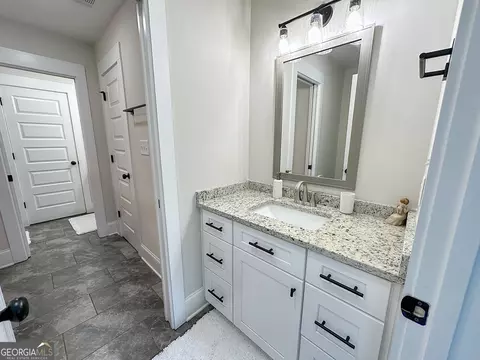 Bath - 354 Willow Pointe Dr, Lagrange, GA 30240 photo 10 of 10