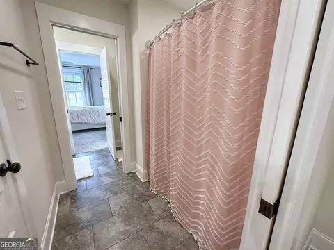Entry Way - 354 Willow Pointe Dr, Lagrange, GA 30240 photo 9 of 10