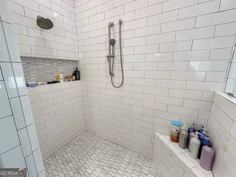 Bath - 354 Willow Pointe Dr, Lagrange, GA 30240 photo 3 of 10
