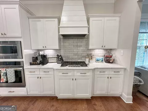 Kitchen - 354 Willow Pointe Dr, Lagrange, GA 30240 photo 3 of 7