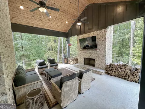Exterior - 354 Willow Pointe Dr, Lagrange, GA 30240 photo 7 of 17