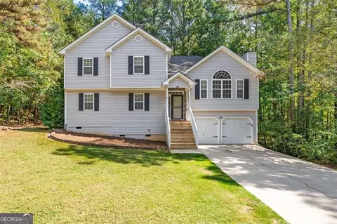 121 Greatwood Dr, White, GA 30184