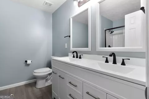 Bath - 126 Elmwood Dr, Hampton, GA 30228 photo 1 of 2