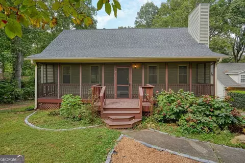 1162 Rolling Green Dr, Acworth, GA 30102