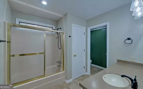 Bath - 120 Ridgemore Cir, Toccoa, GA 30577 photo 3 of 5