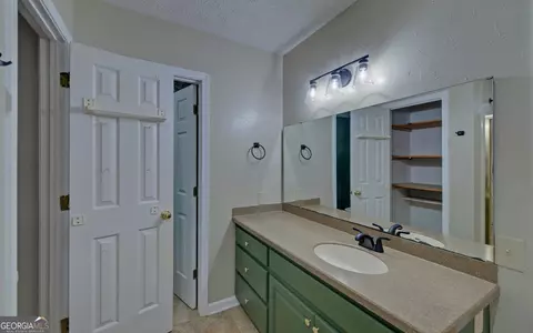 Bath - 120 Ridgemore Cir, Toccoa, GA 30577 photo 2 of 5