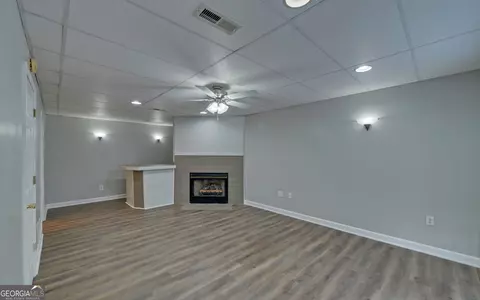 Living - 120 Ridgemore Cir, Toccoa, GA 30577 photo 3 of 4