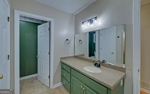 Bath - 120 Ridgemore Cir, Toccoa, GA 30577 photo 1 of 5