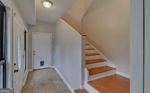 Entry Way - 120 Ridgemore Cir, Toccoa, GA 30577 photo 4 of 4
