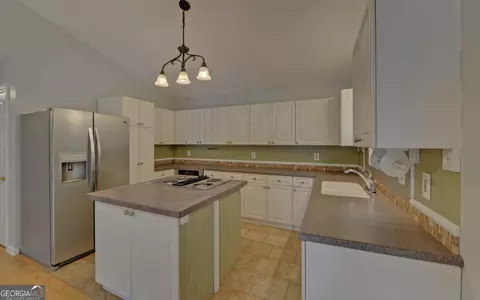 Kitchen - 120 Ridgemore Cir, Toccoa, GA 30577 photo 1 of 2