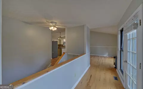 Entry Way - 120 Ridgemore Cir, Toccoa, GA 30577 photo 2 of 4