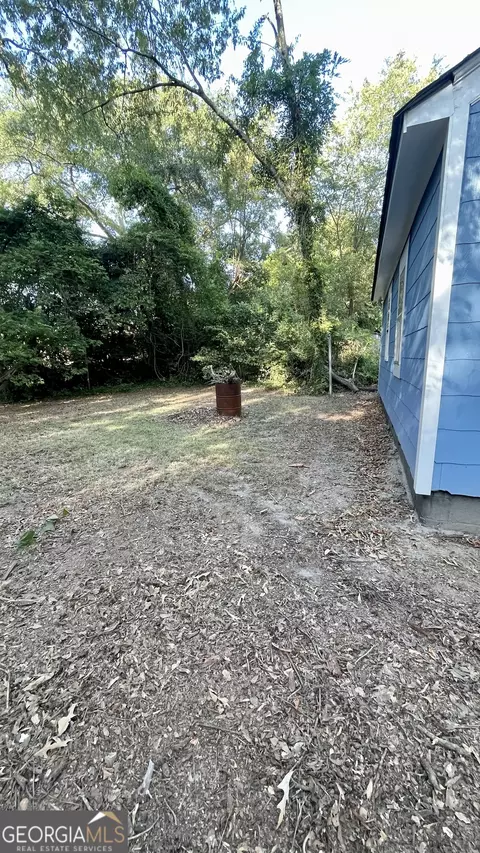 Exterior - 611 W Moore St, Dublin, GA 31021 photo 2 of 5