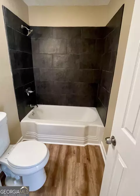 Bath - 611 W Moore St, Dublin, GA 31021 photo 1 of 3