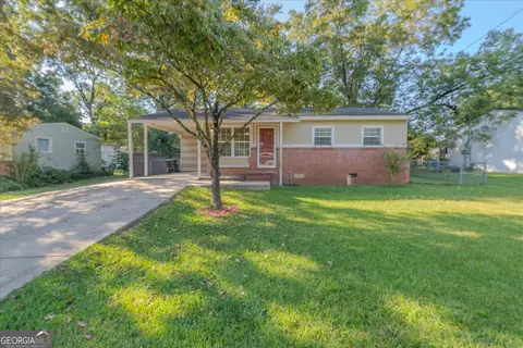 214 Kingsbury Cir, Warner Robins, GA 31088