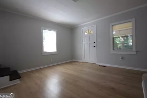 Living - 31 Reed Dr, Lagrange, GA 30240 photo 2 of 2